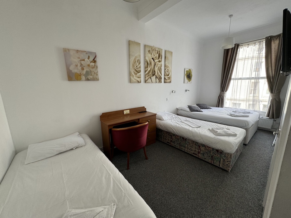 Carlton Court Hotel Eastbourne 21/49