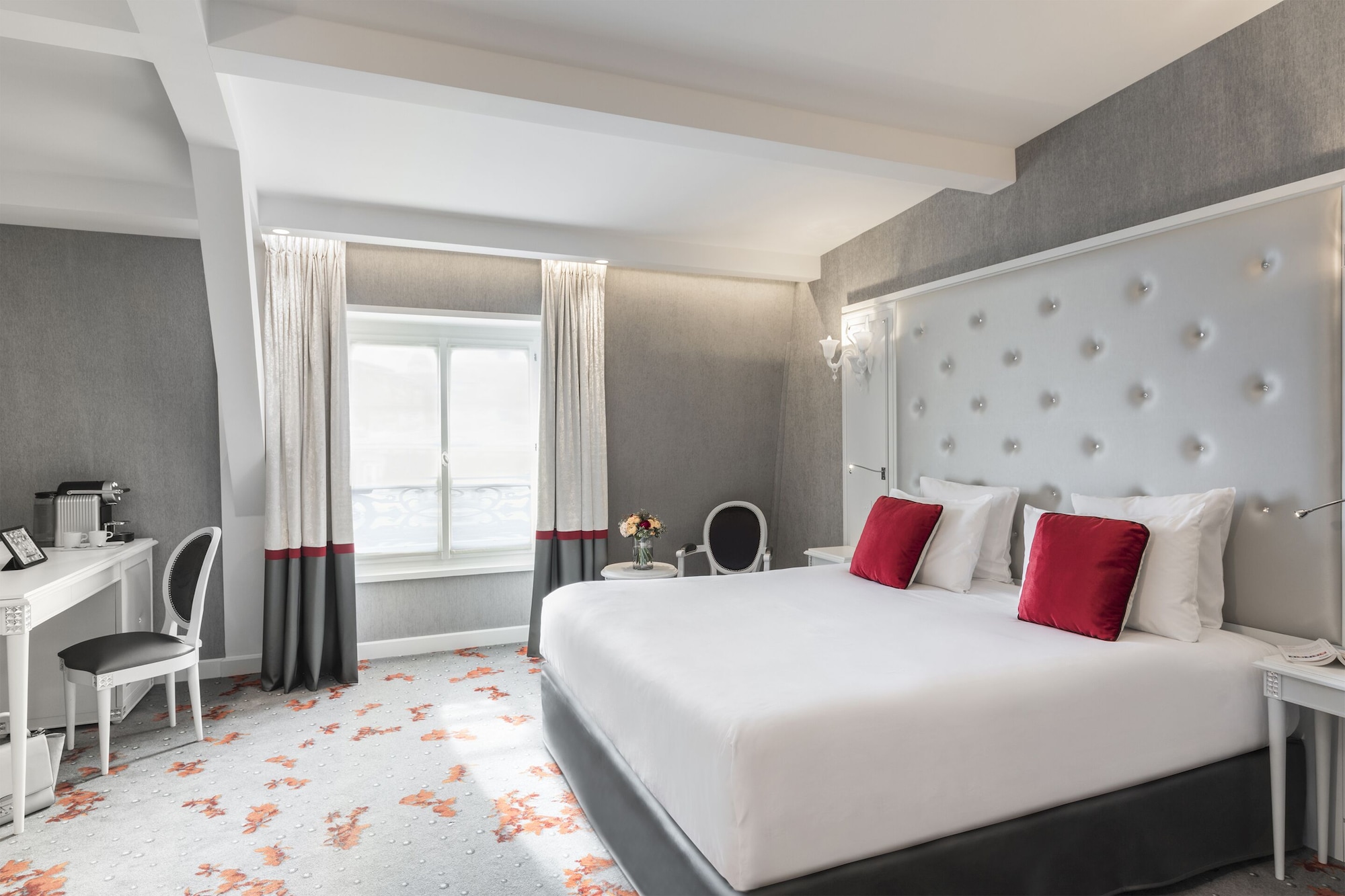 EXECUTIVE, SUITE, KING BED