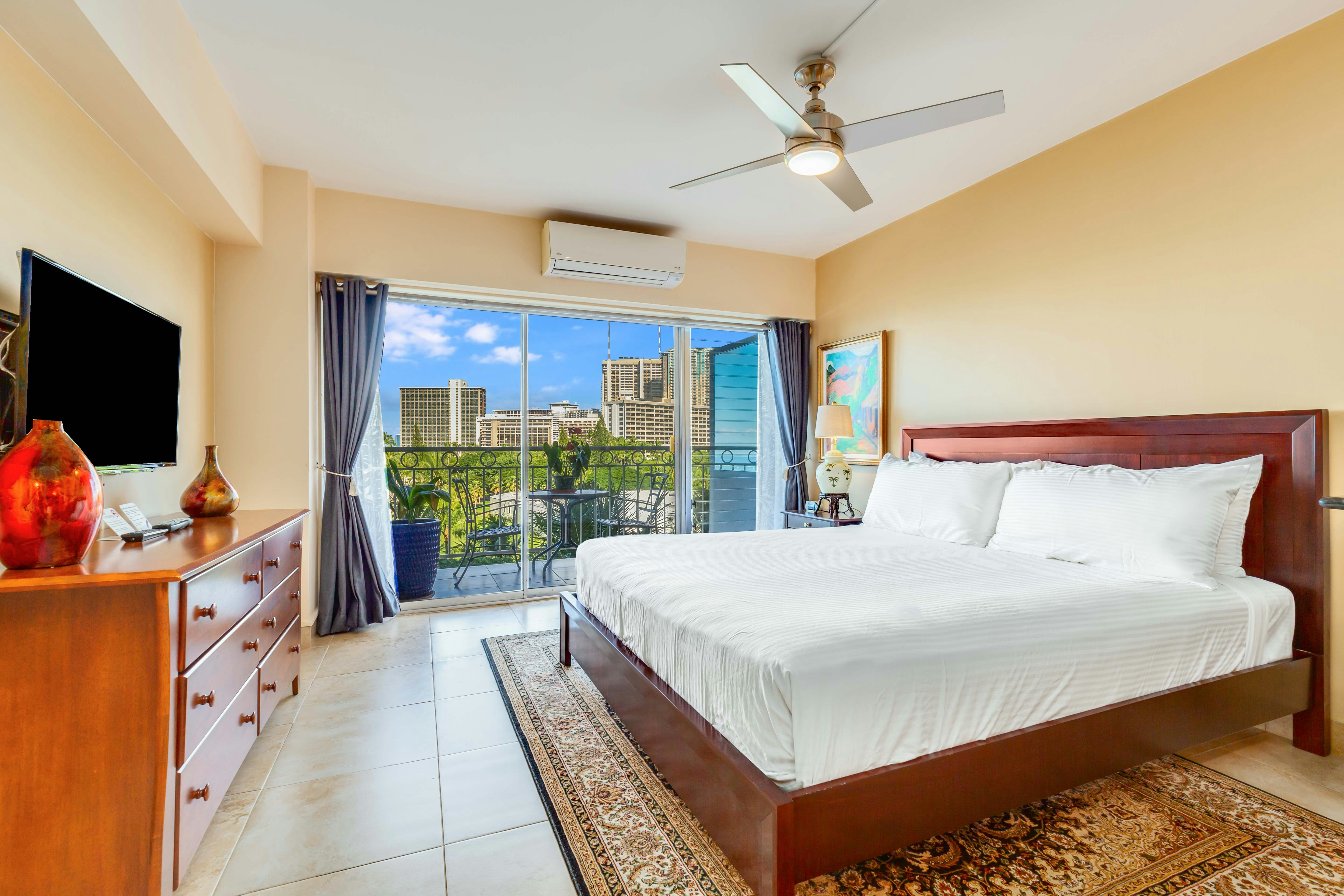 Castle Waikiki Shore 12/61