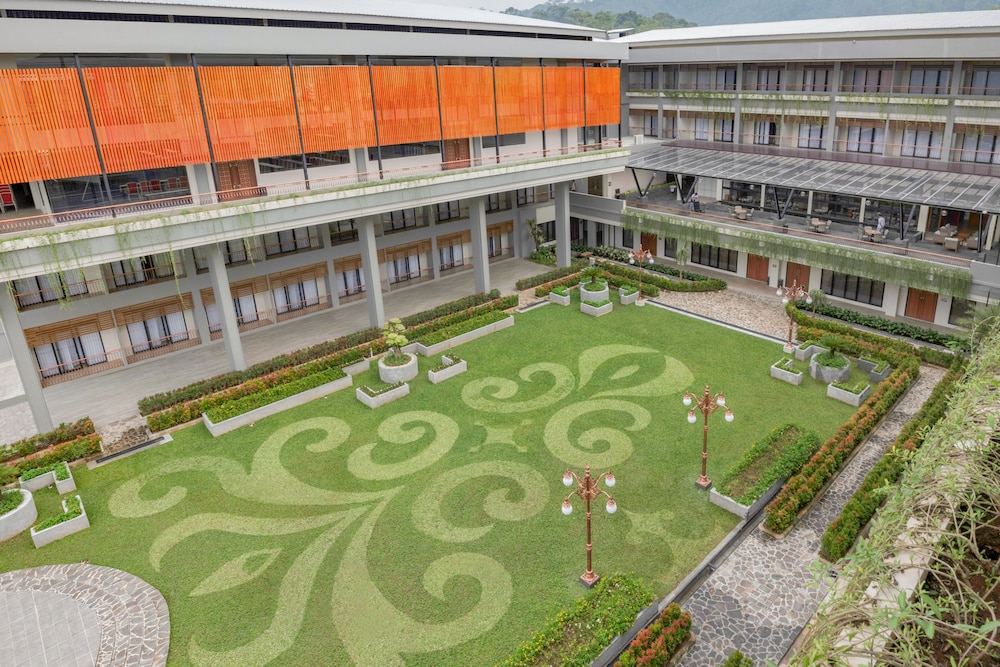 FOX HARRIS Hotel and Convention Banjarnegara 27/31