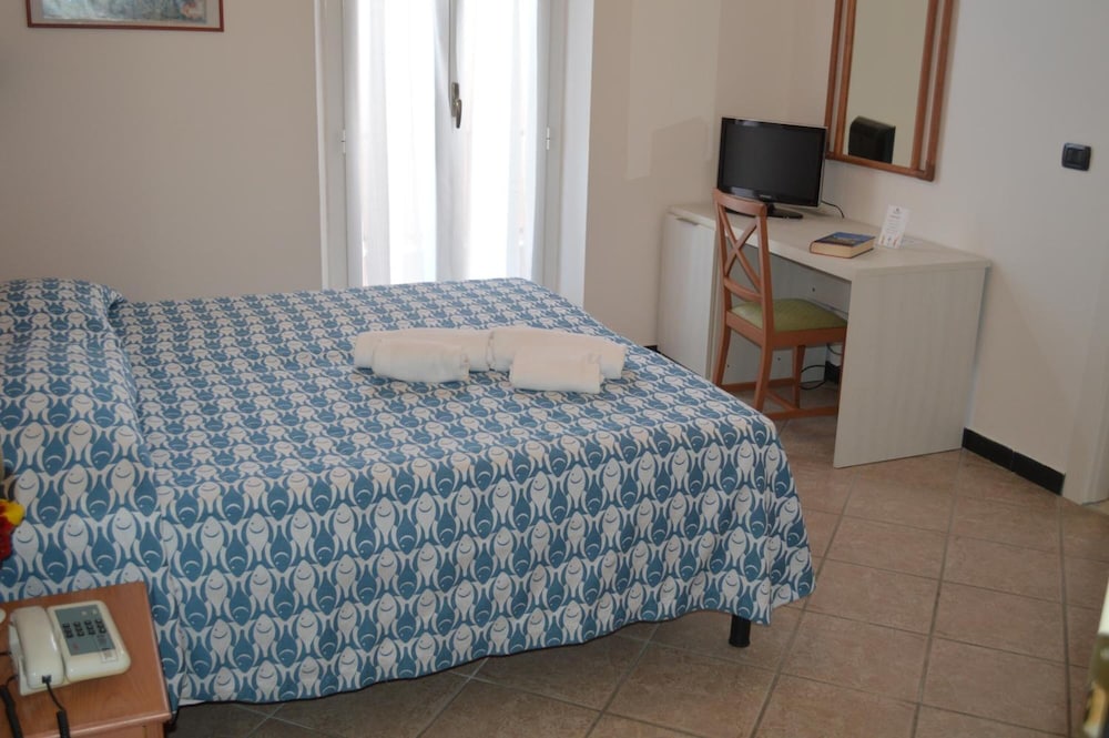 Hotel delle Rose 16/72