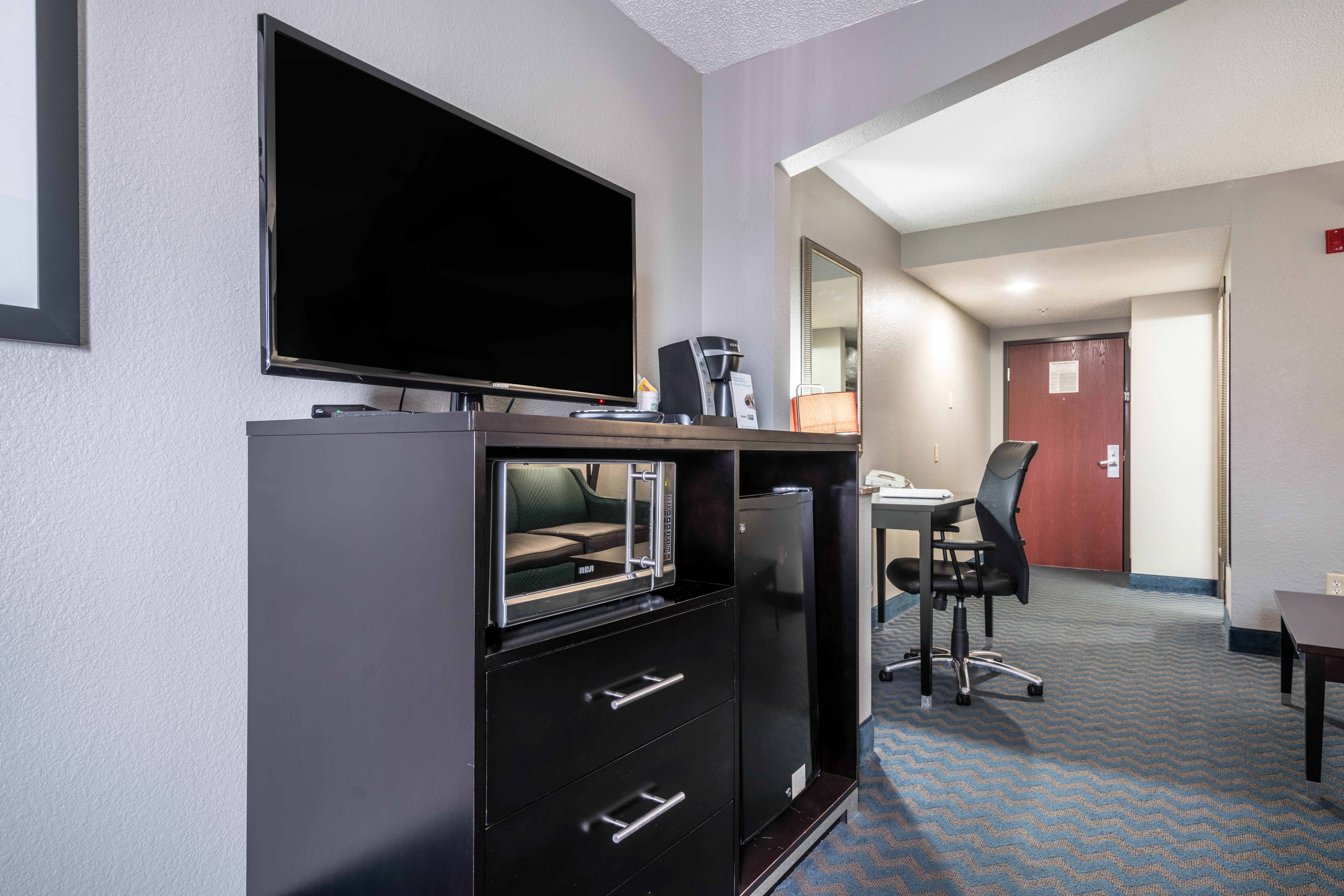 Holiday Inn Express Suites Roanoke Rapids Se 62/72