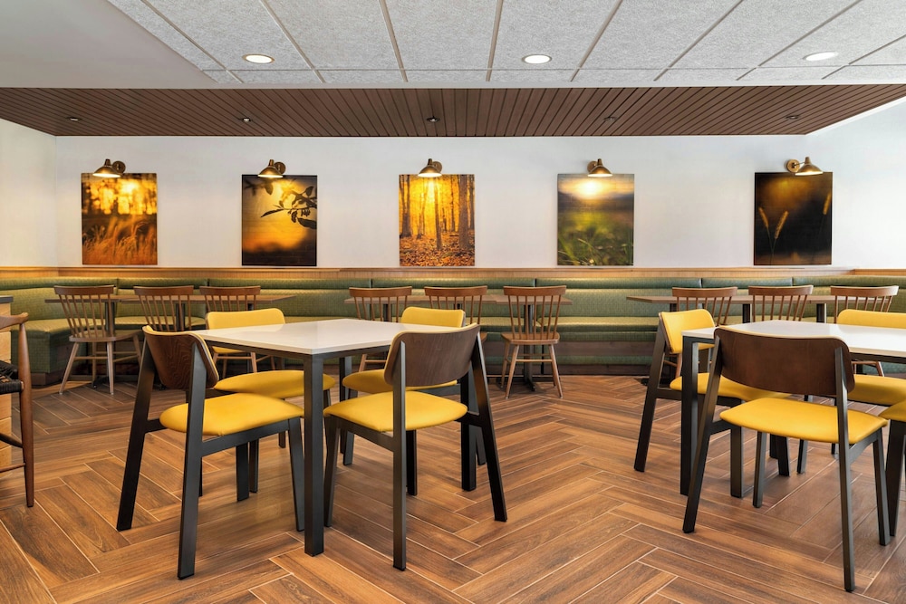 Fairfield by Marriott Inn & Suites Kansas City at The Legends 26/38