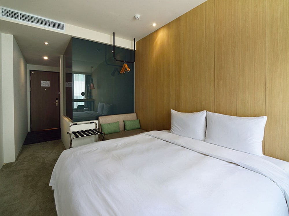 Classic, King Bed