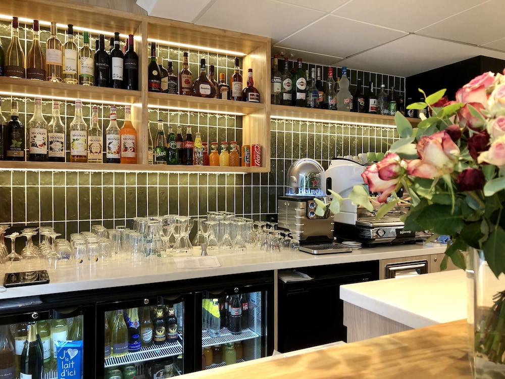 IBIS STYLES ANTIBES 4/71