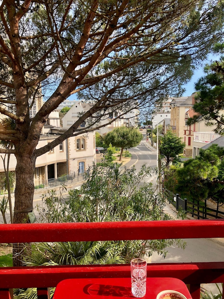Saint Christophe Hotel 47/50