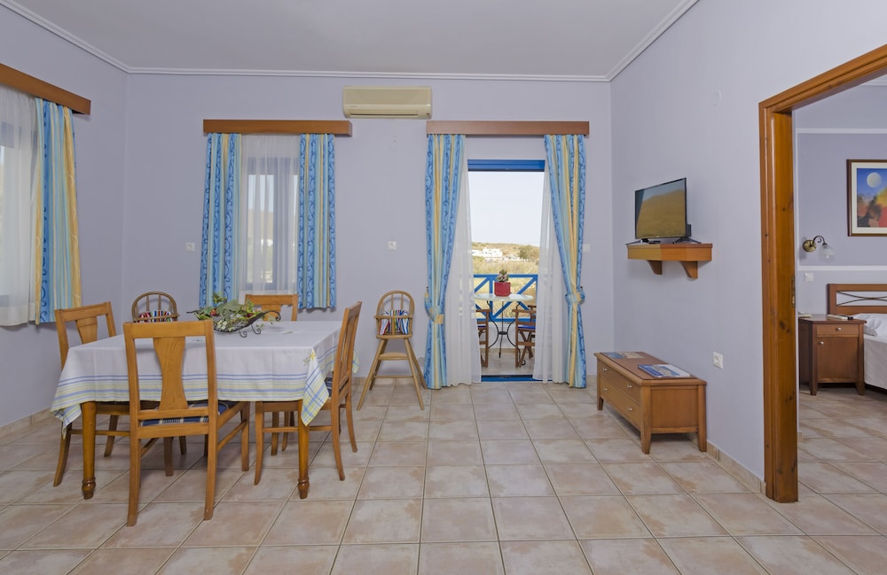 MALTEZANA BEACH HOTEL 10/13