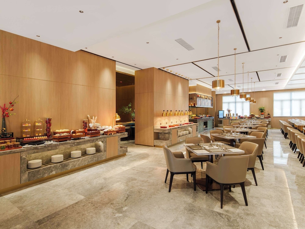 Novotel Shenzhen Bantian 35/50