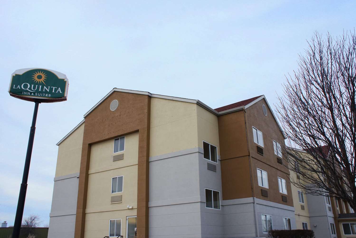 La Quinta Inn & Suites by Wyndham Emporia 1/22