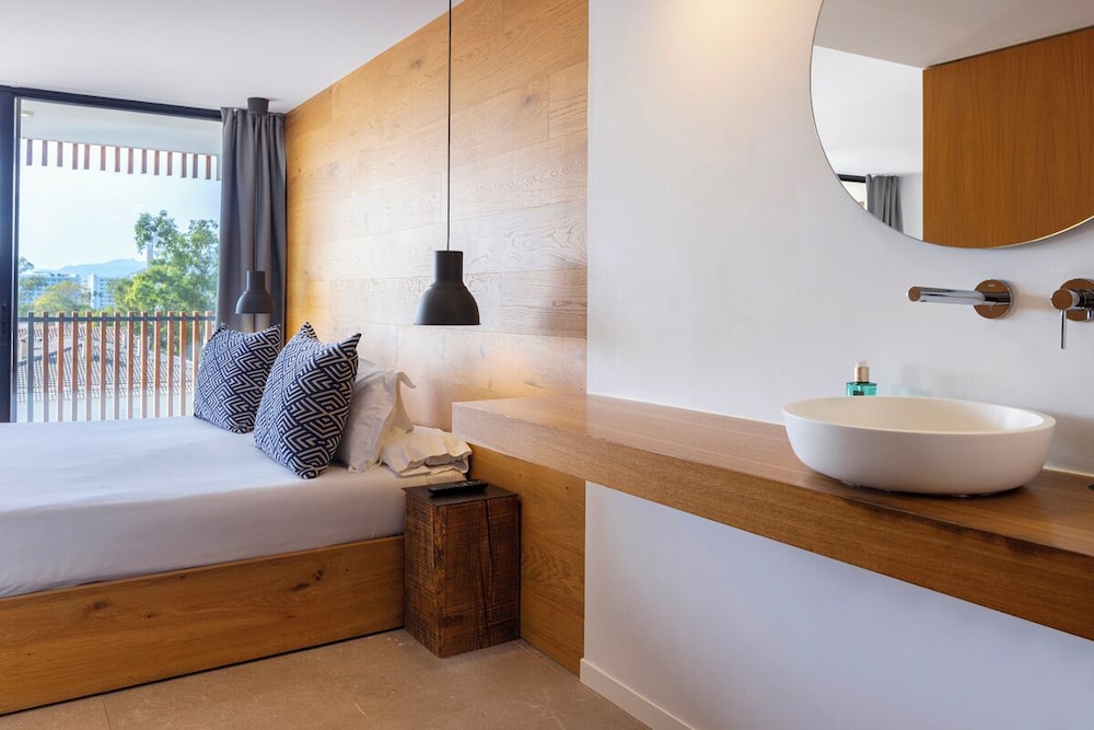 جناح بريميوم بسرير كينج مع أريكة، Las Gaviotas Suites Hotel 3/5