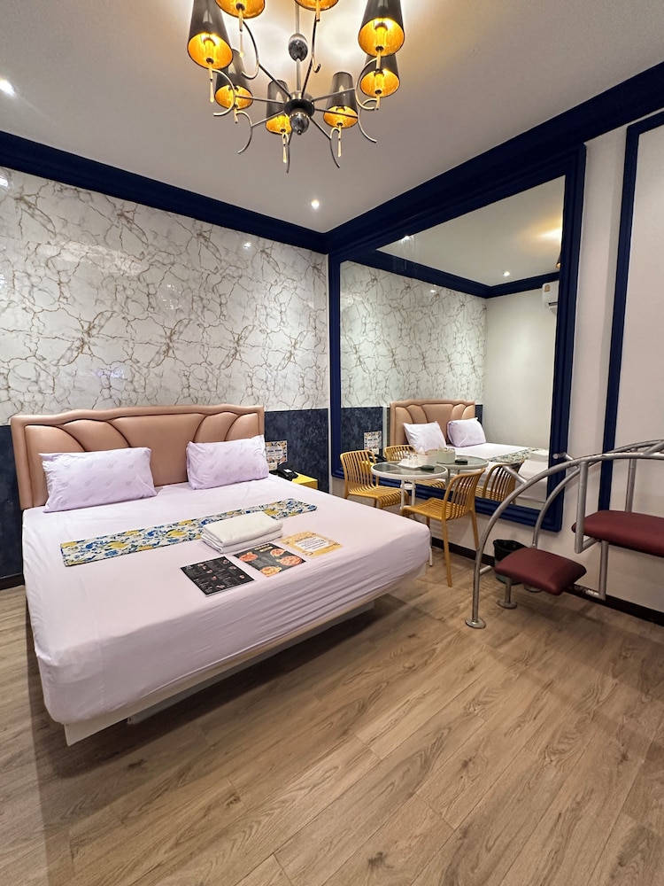 Honey Inn Hotel 13/50