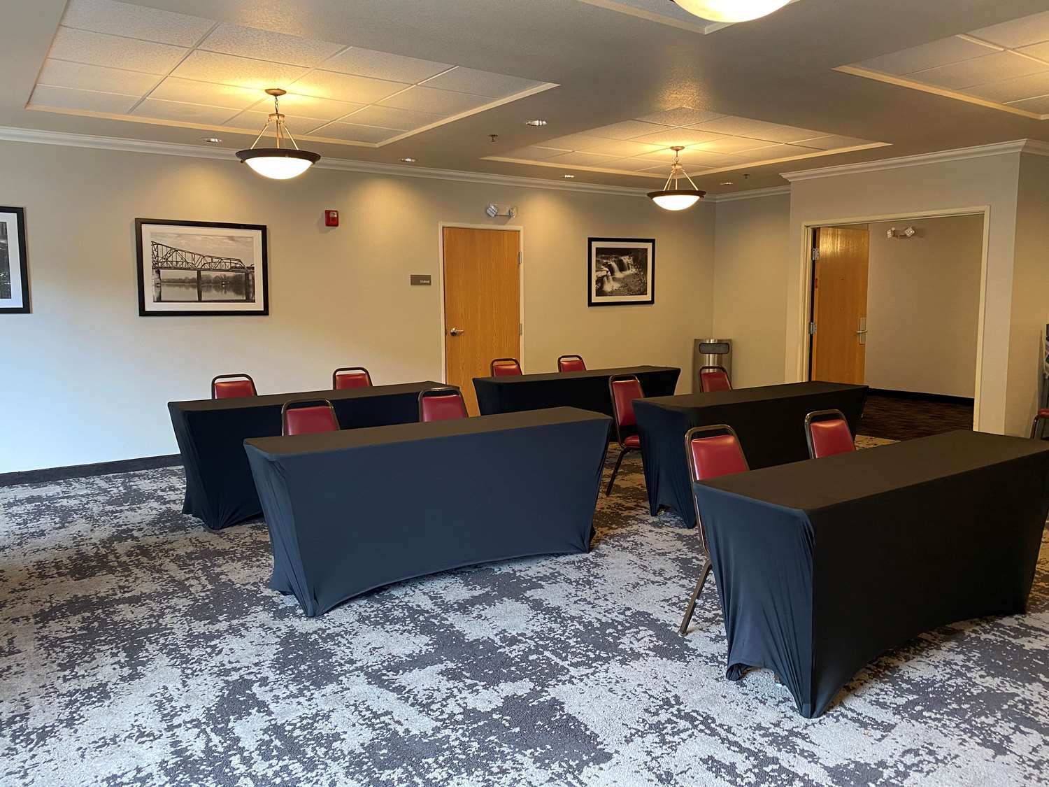 Best Western Windsor Inn & Suites 2/5