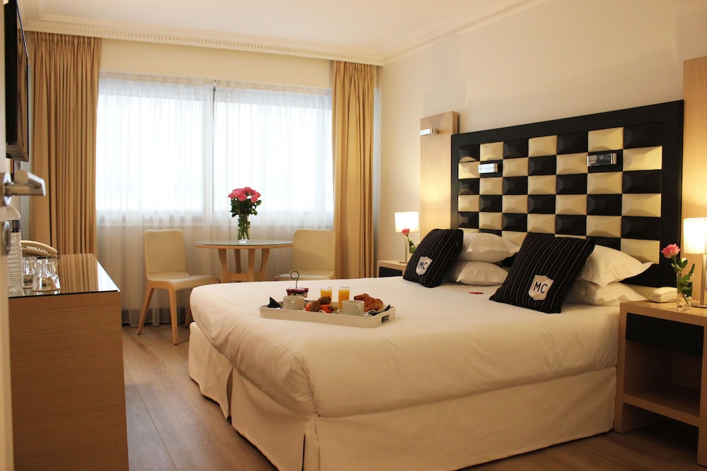 Hotel Victoria 33/64