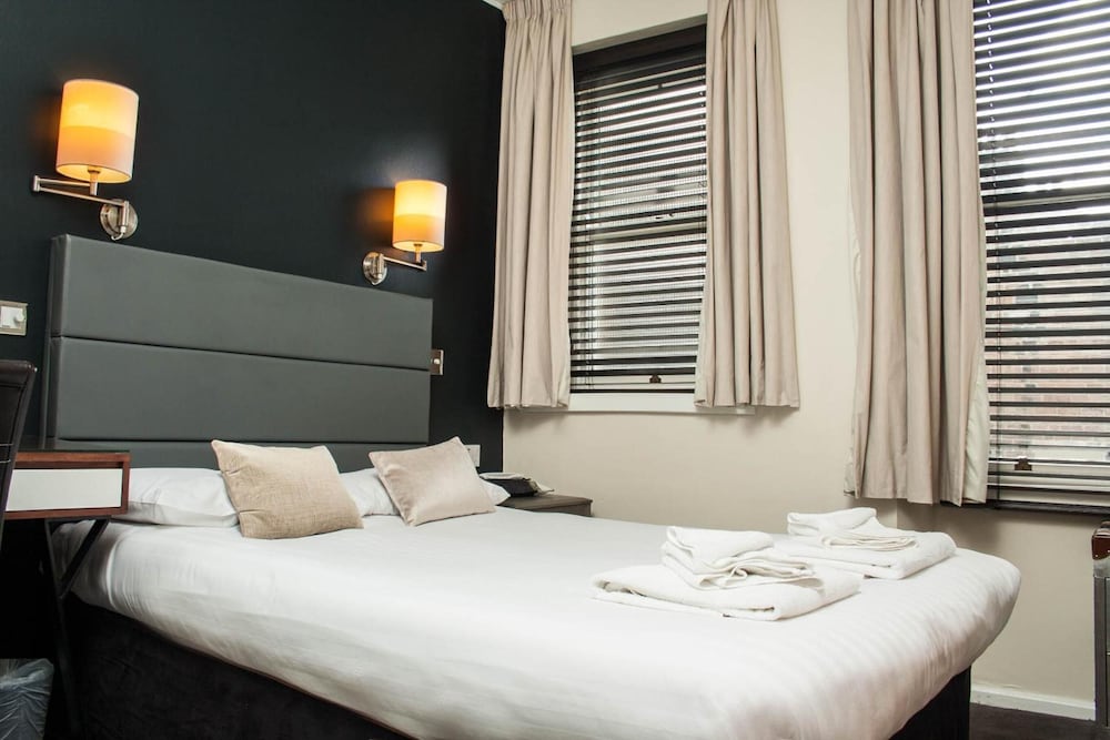 The Studley Hotel 4/50