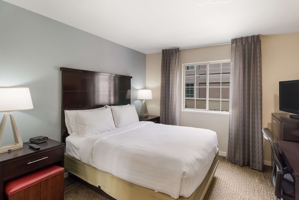 Sonesta ES Suites Torrance Redondo Beach 13/56