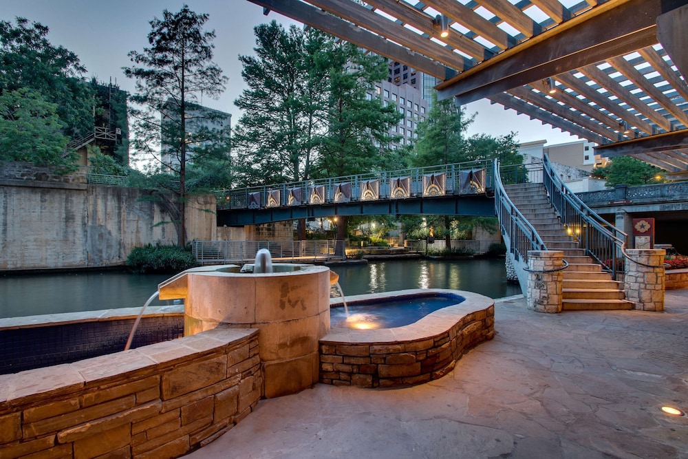 Drury Plaza Hotel San Antonio Riverwalk 22/43