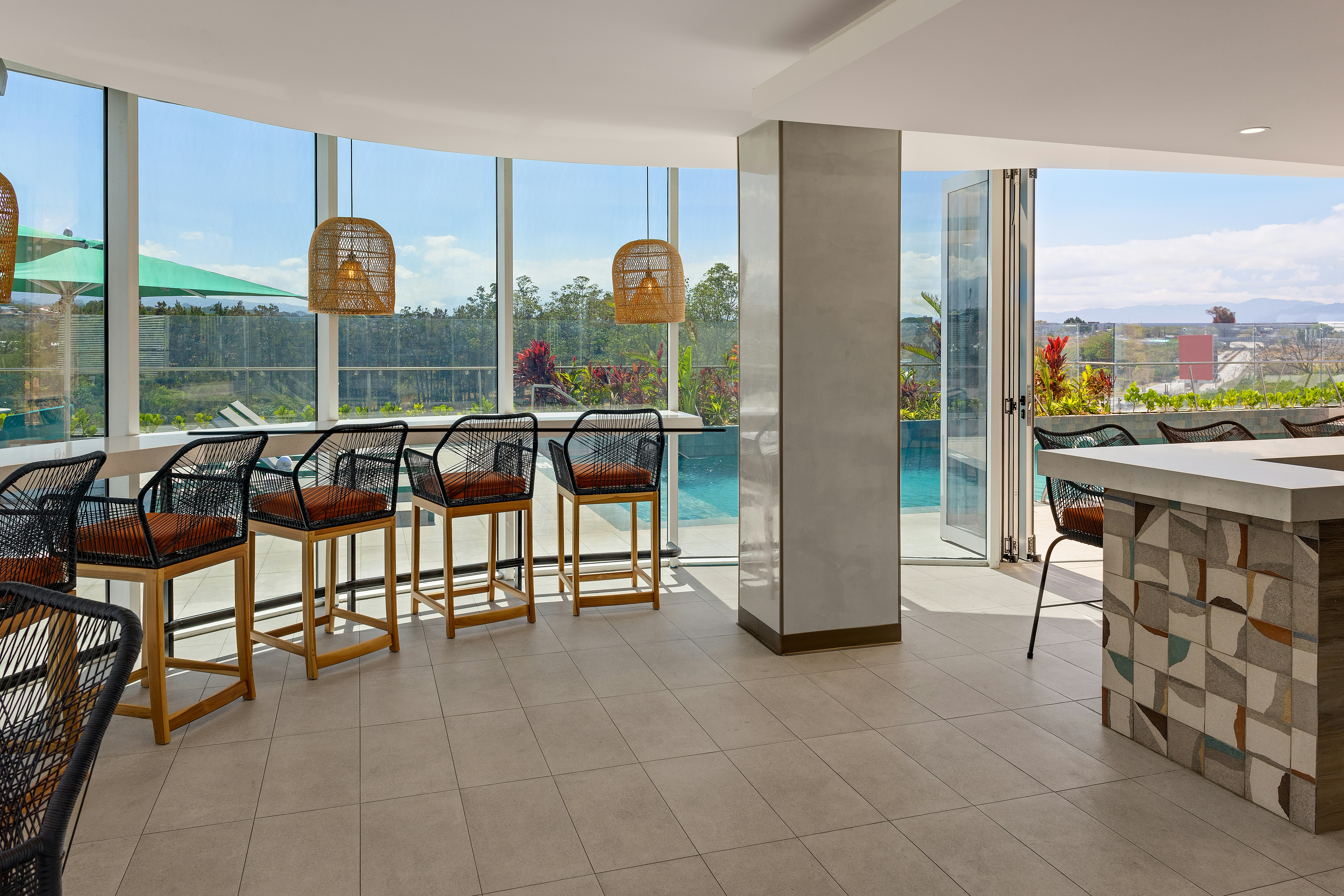 Hilton Garden Inn San Jose Airport City Mall 15/40