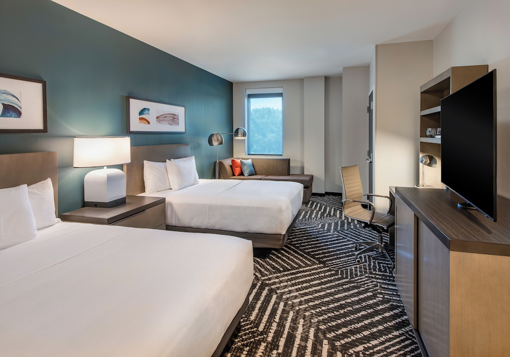 Hyatt House Destin 12/50