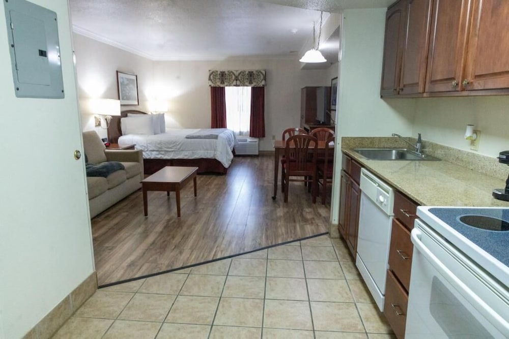 Best Western Plus Atlantic City West Extended Stay And Suites 18/45