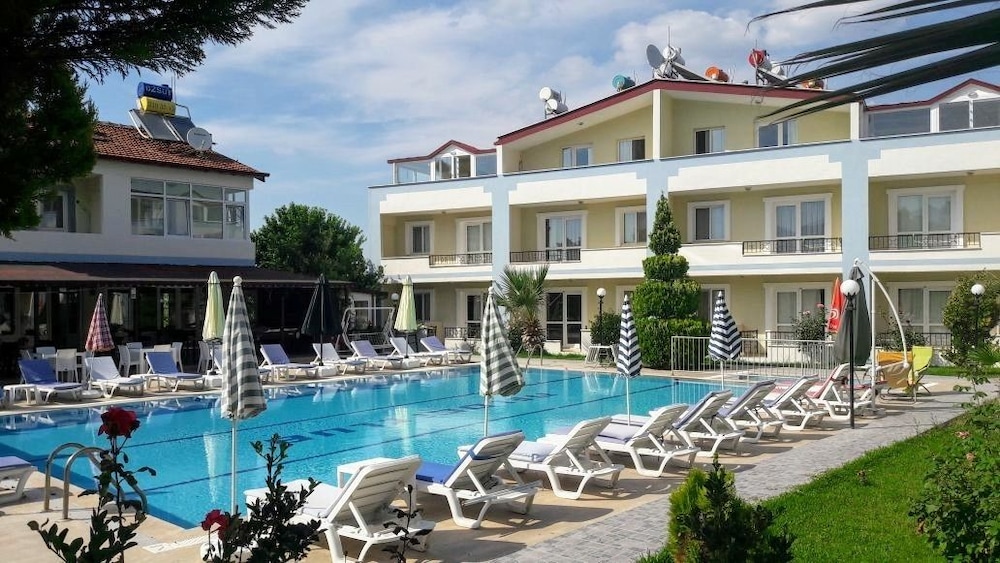 Melodi Club Hotel 8/45