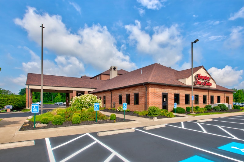 Hampton Inn & Suites Cleveland-Airport/Middleburg Heights 38/39