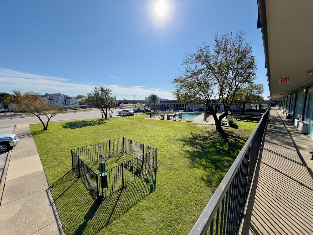 Studio6 Mesquite, TX – Town East 26/37