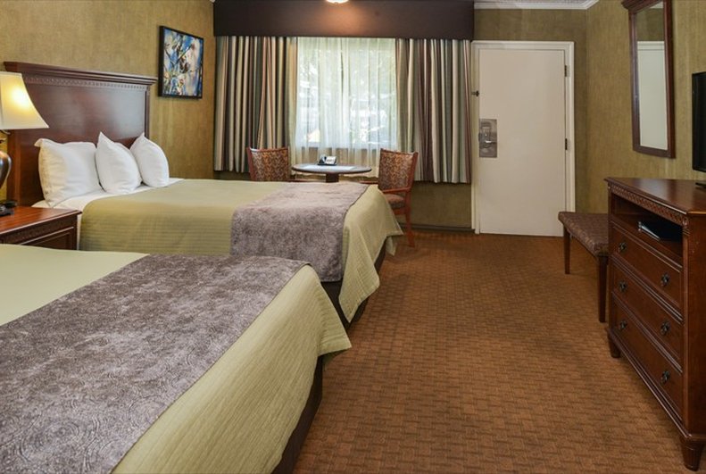 Best Western Plus Black Oak 16/76