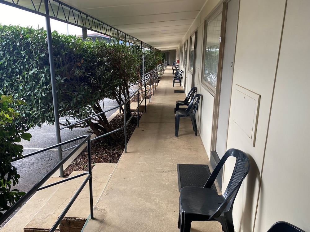 Ben Hall Motor Inn 27/37
