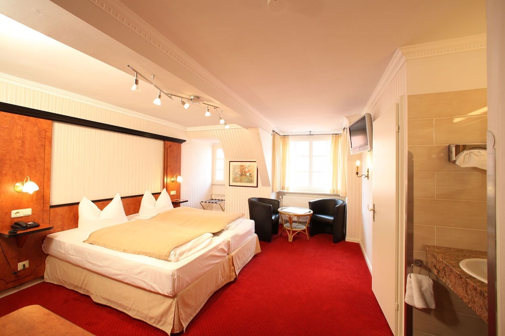 Hotel Goldener Hirsch 12/50