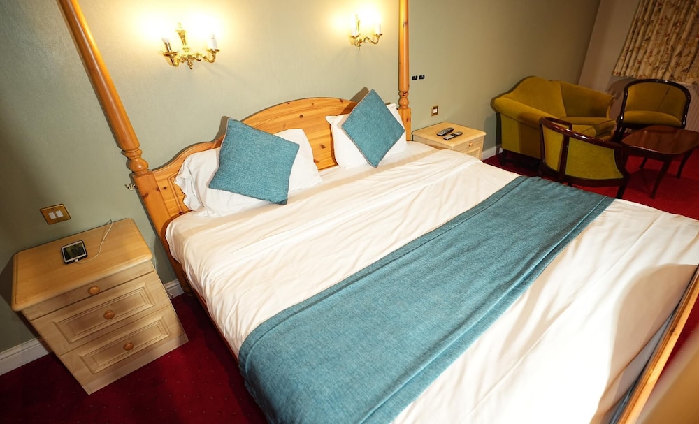 CONSORT HOTEL 15/51