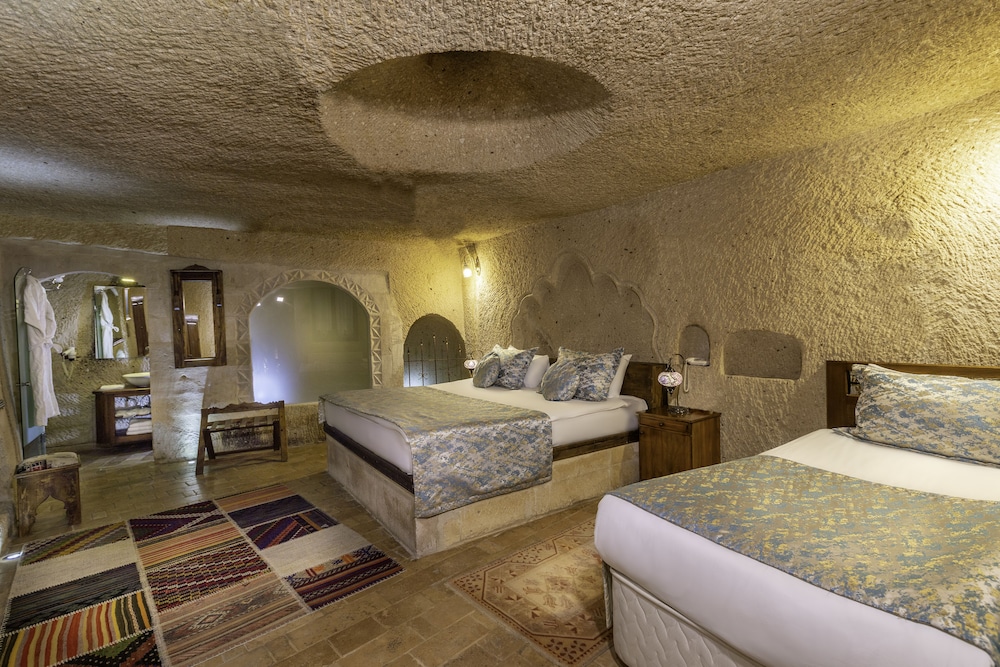 Mystic Cave House Hotel 17/50