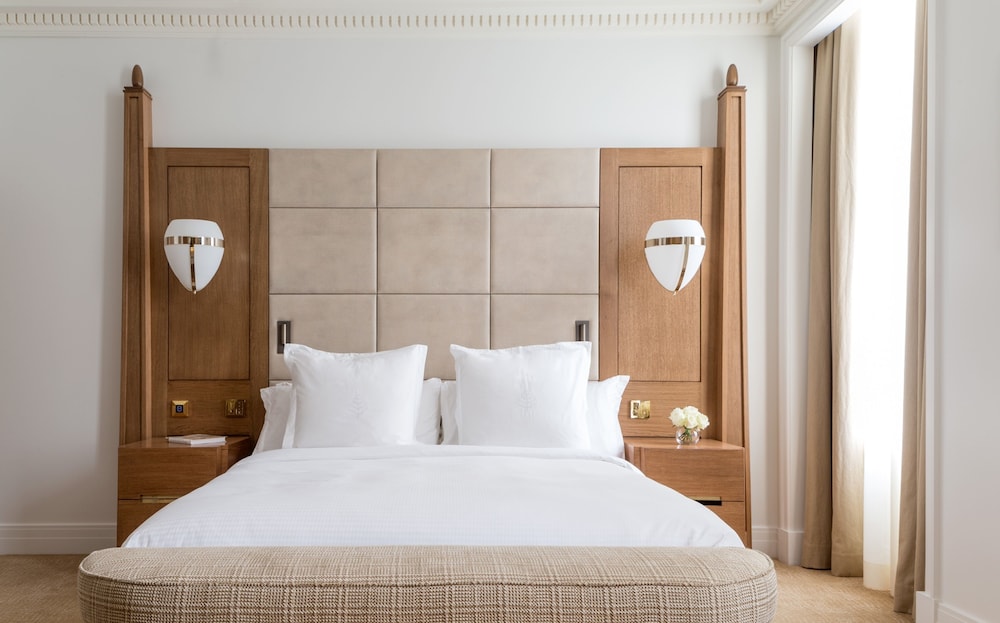 Four Seasons Hotel London at Tower Bridge 11/37