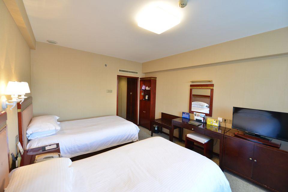 Standard, Twin Beds