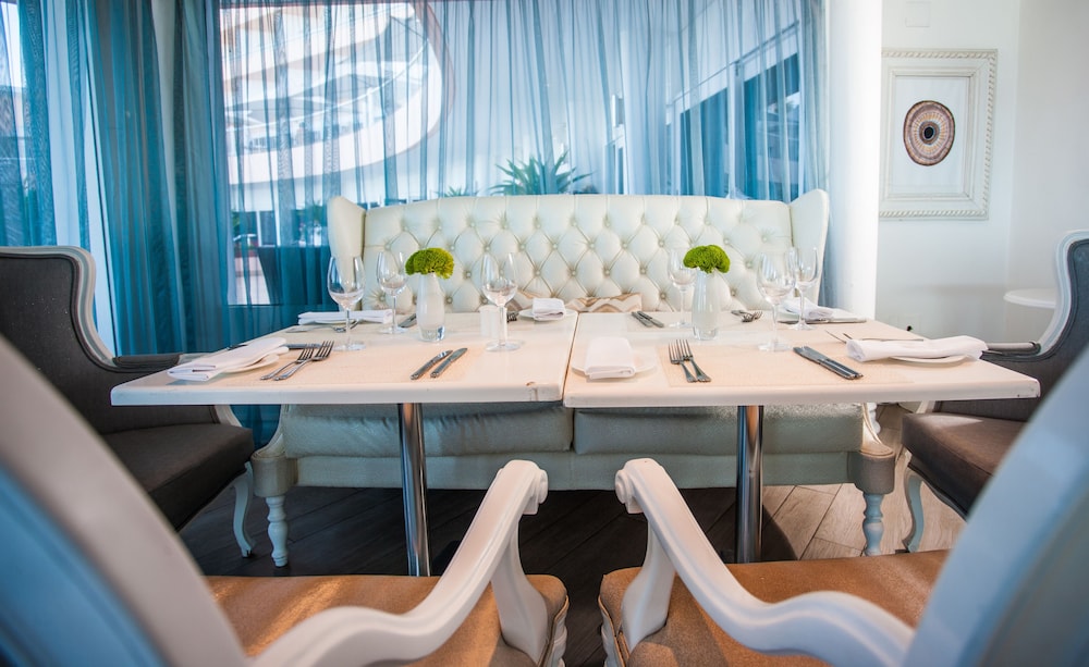 Beverly Hills Hotel 40/50