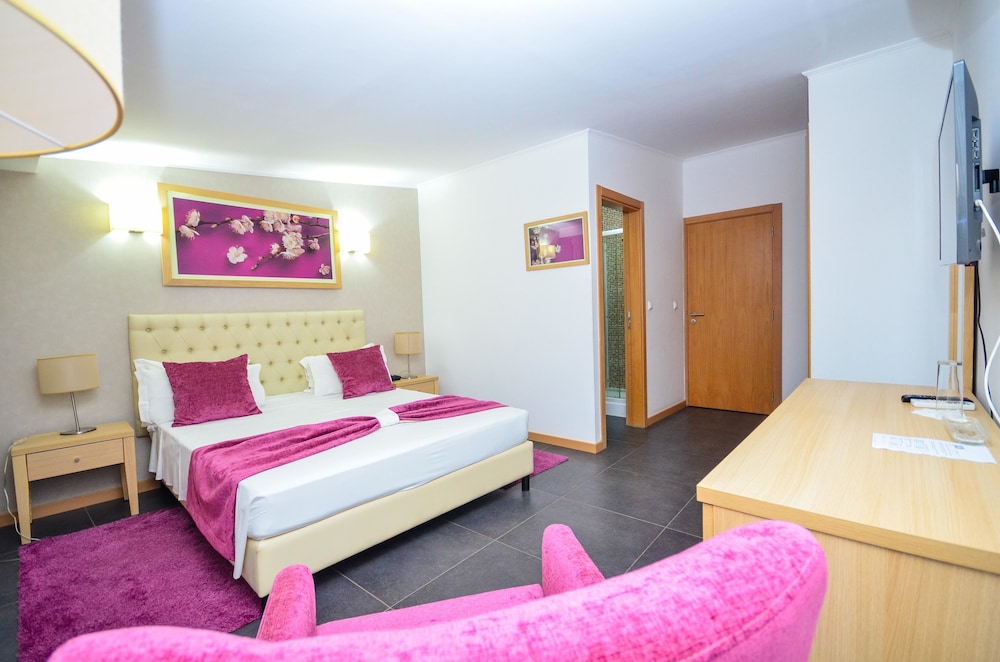 Vivi Hotel 9/45
