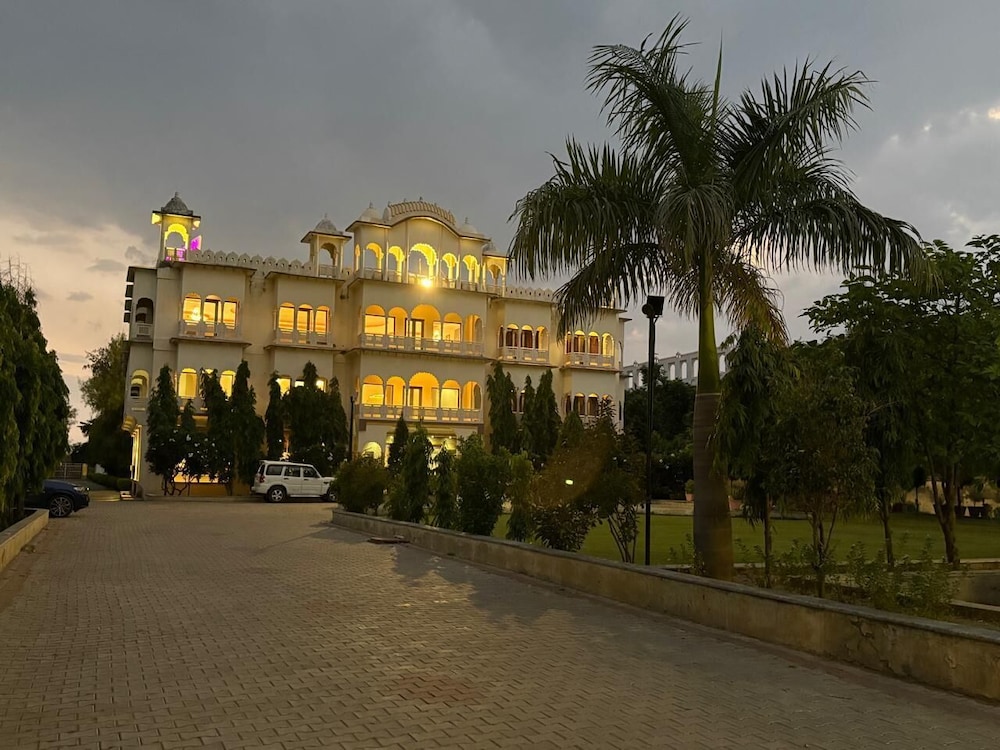 Regenta Resort Bharatpur 2/42