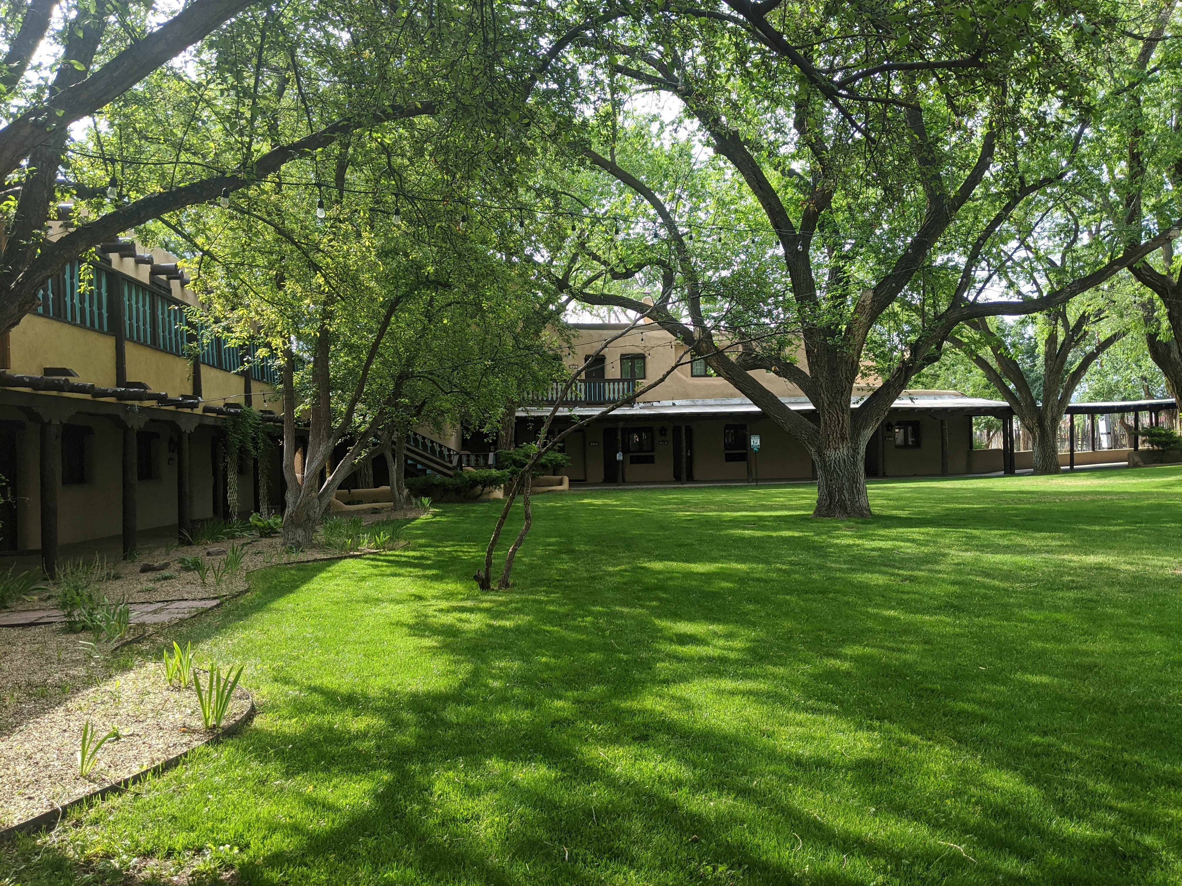 Sagebrush Inn Suites 74/81