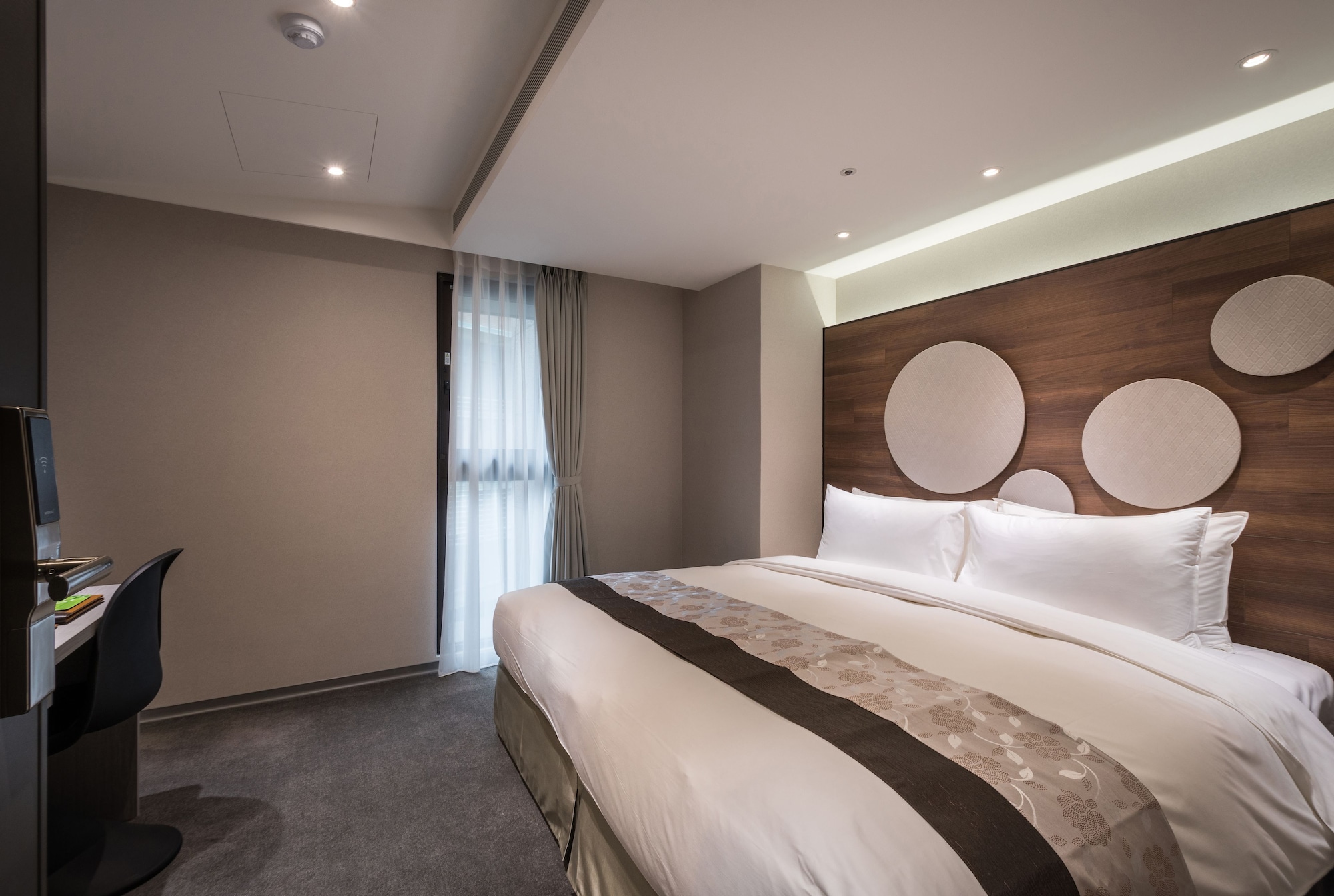 غرفة قياسية بسرير كينج، Green World Hotel Songshan 4/6