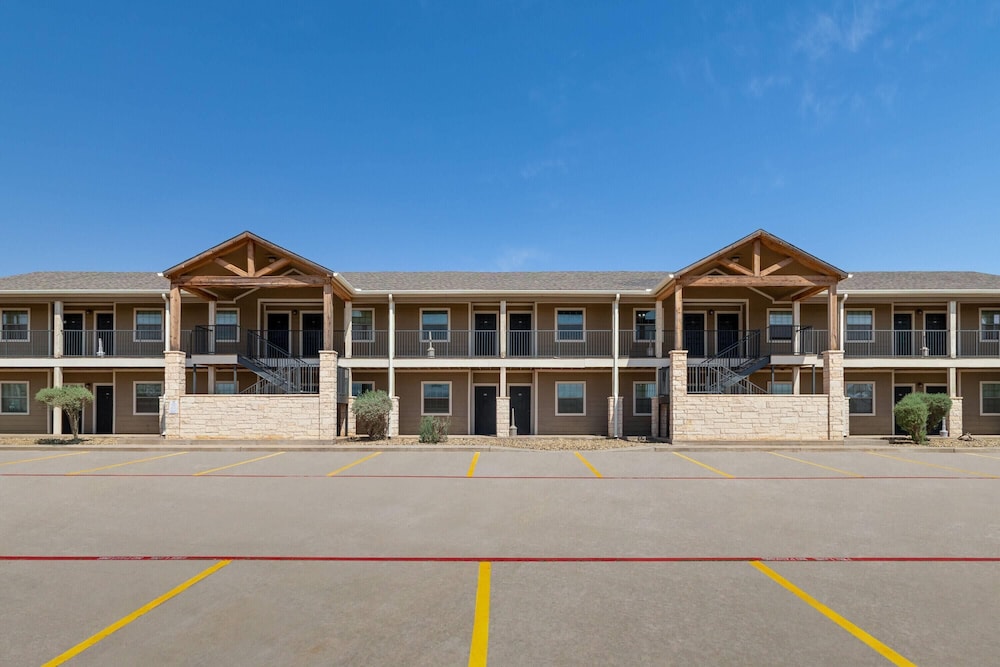 Eagles Den Suites Big Spring a Travelodge by Wyndham 28/34