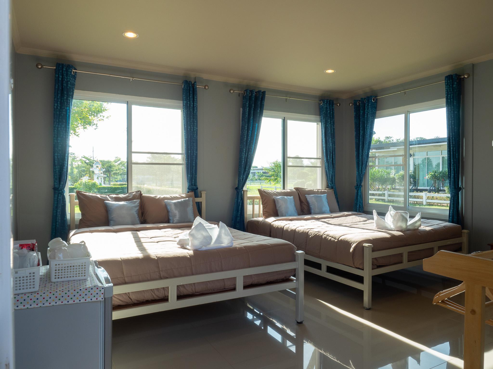 Family Suite, 2 King Beds, Mountain Roof View