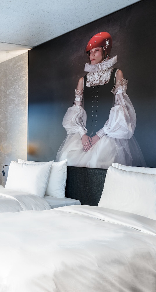 Radisson RED Hotel, Liverpool 10/50