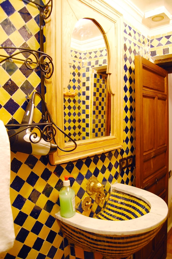 Riad Fes Aicha 50/50