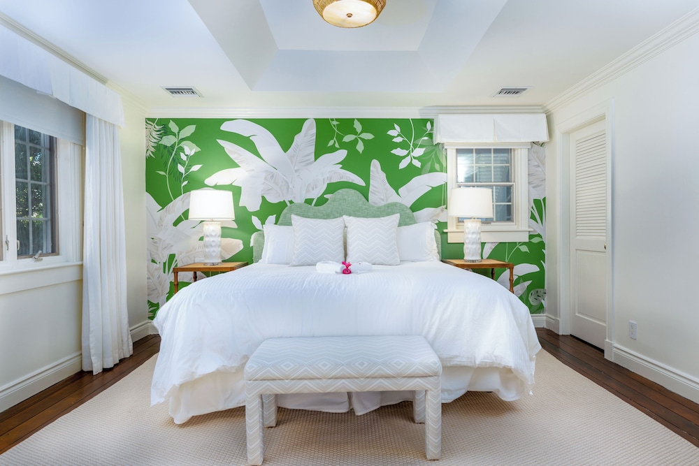 1 BEDROOM, COTTAGE, SUITE, POOL VIEW