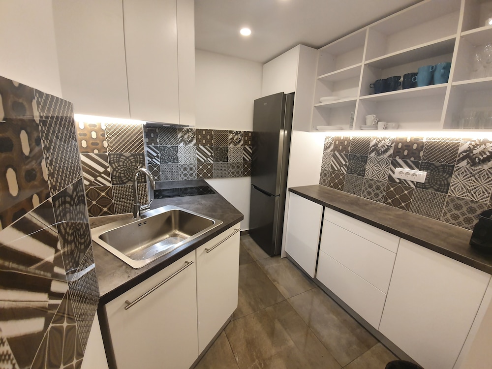 Premium Crown Suites 45/47