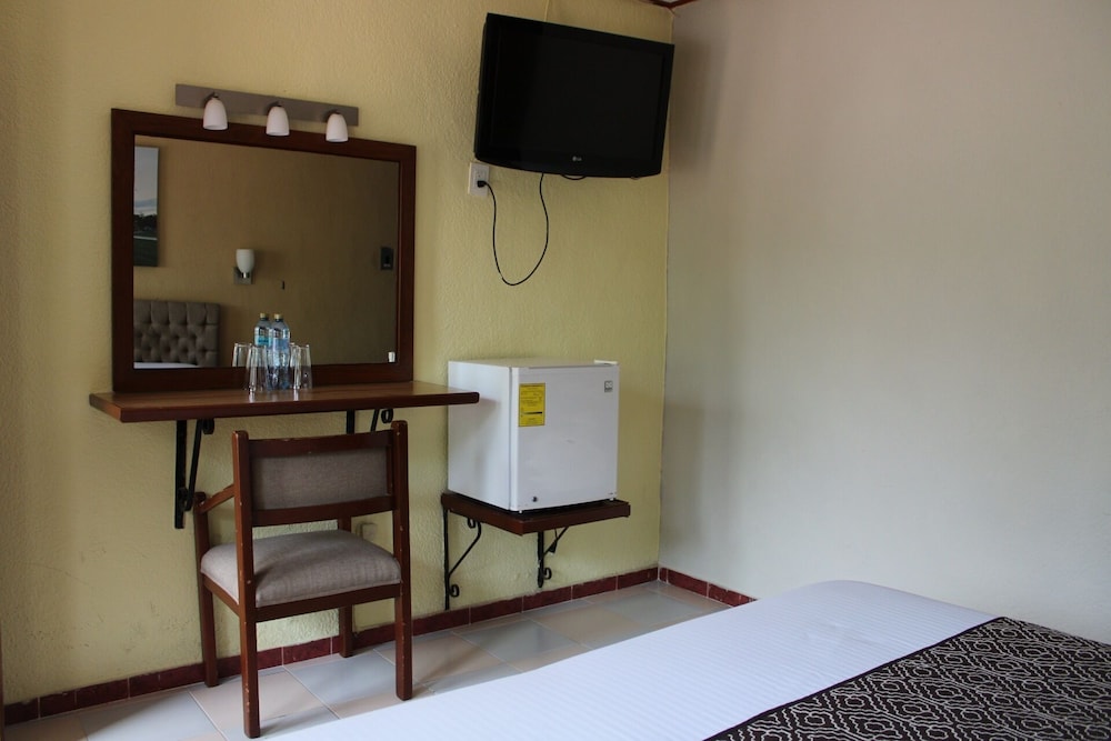 SUITE HOTEL MARIA DE LA LUZ 35/41