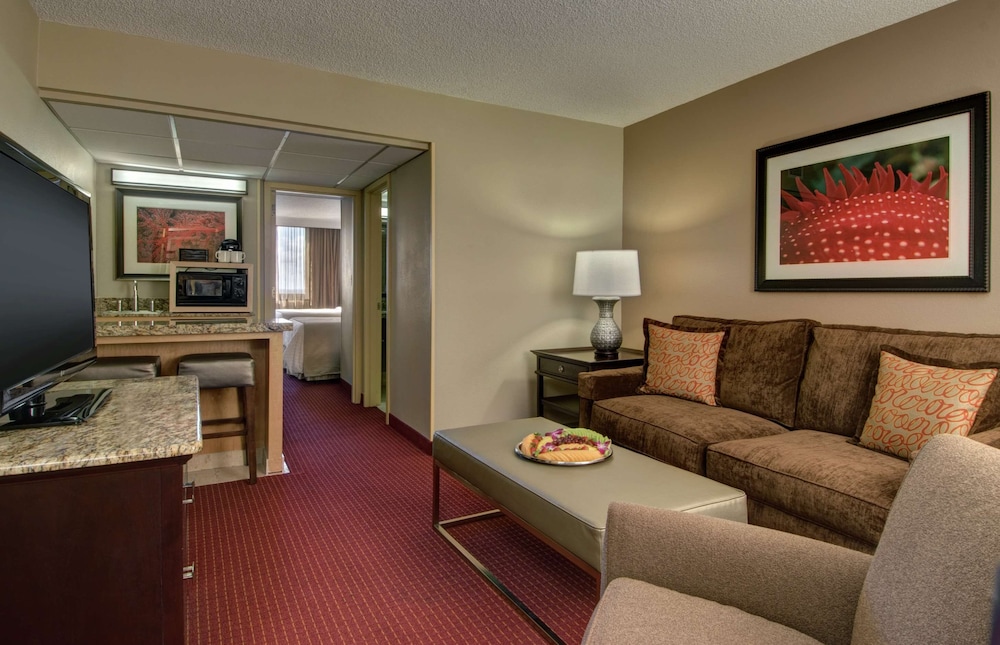 Embassy Suites by Hilton West Palm Beach Central 28/56