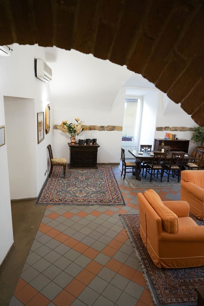 Piccolo Hotel Etruria 55/69
