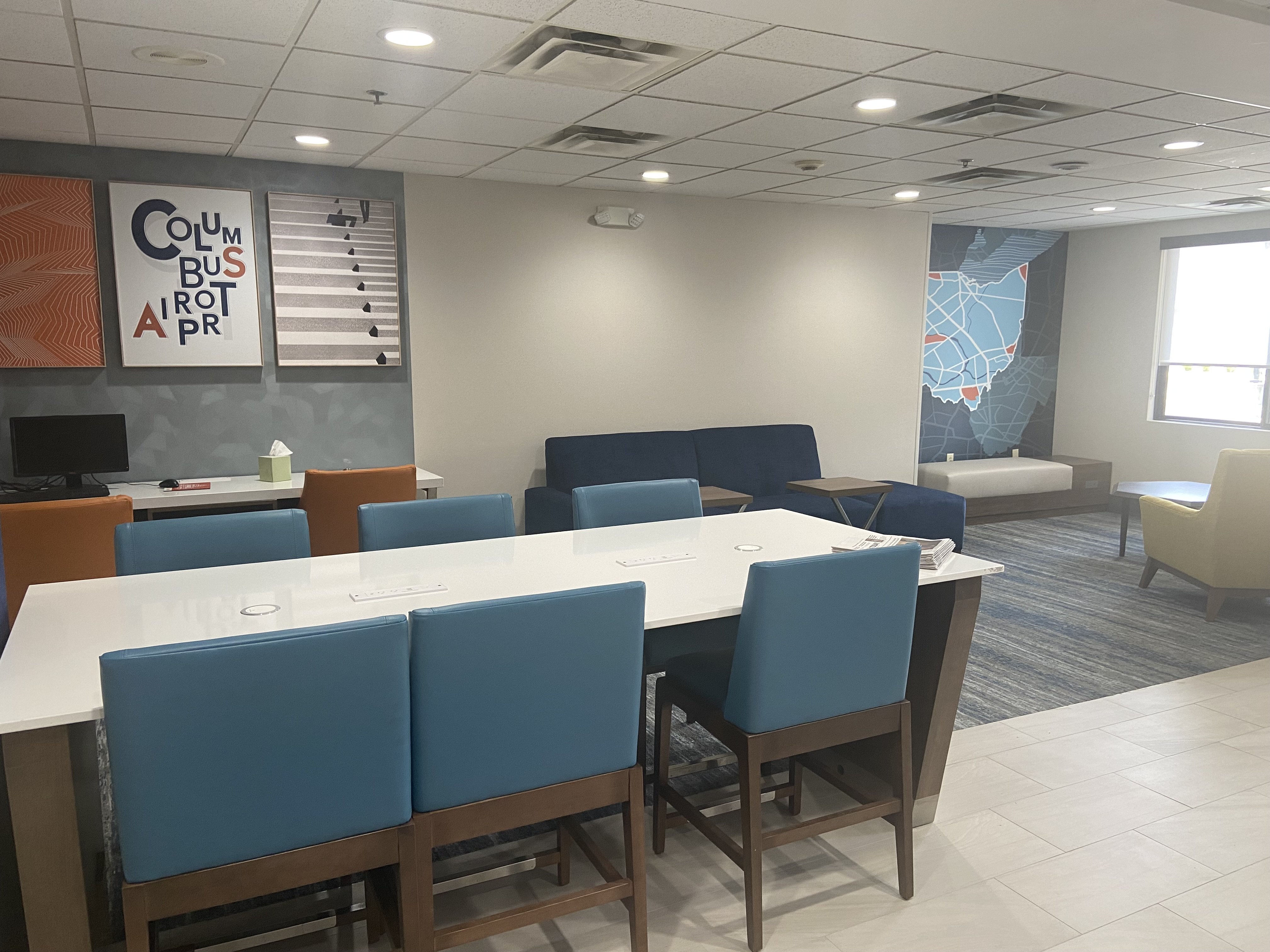 Holiday Inn Express & Suites Columbus Airport 44/50