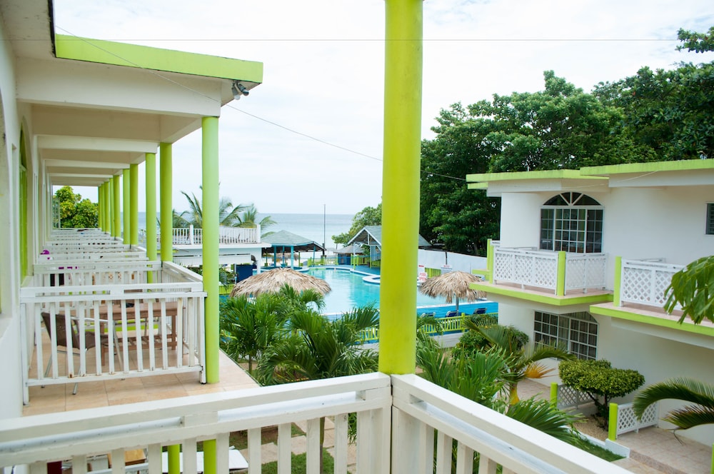 Fun Holiday Beach Resort 6/73