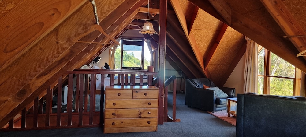 EASTERN REEF COTTAGES 12/56